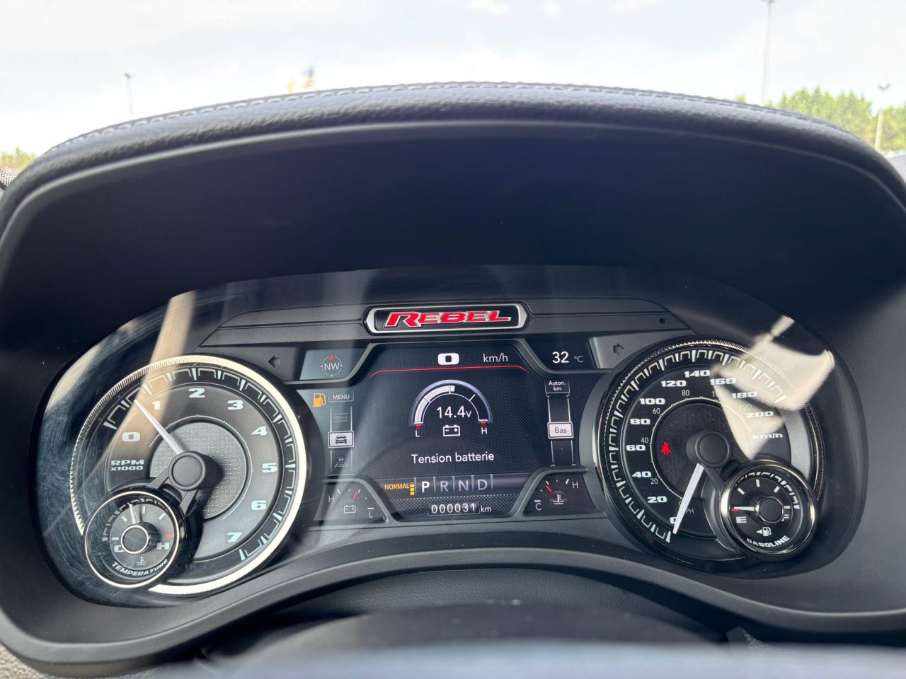 DODGE RAM 1500 CREW REBEL NIGHT EDITION AIR