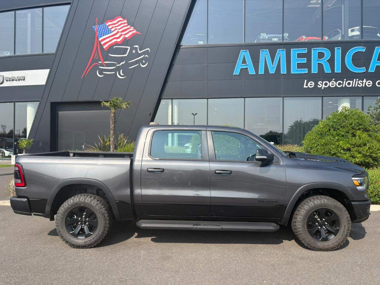DODGE RAM 1500 CREW REBEL NIGHT EDITION AIR