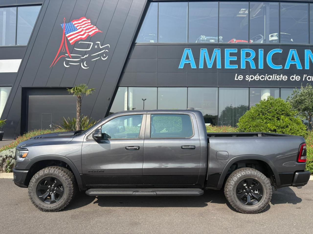 DODGE RAM 1500 CREW REBEL NIGHT EDITION AIR