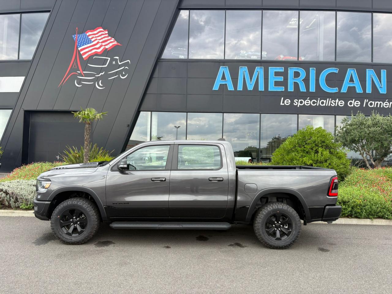 DODGE RAM 1500 CREW REBEL NIGHT EDITION AIR