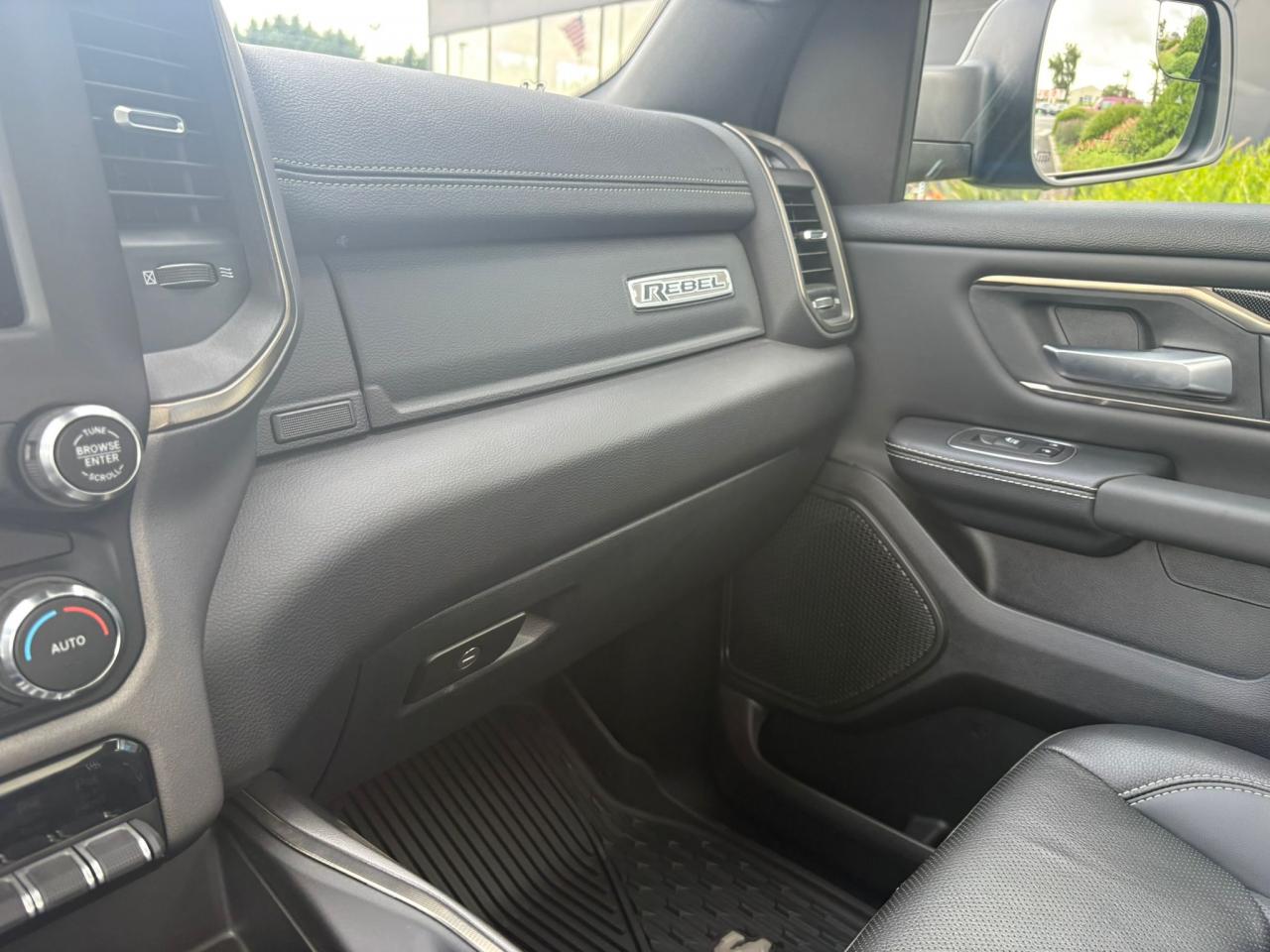 DODGE RAM 1500 CREW REBEL NIGHT EDITION AIR