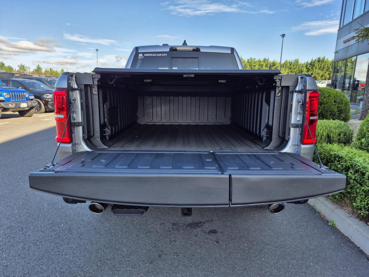 DODGE RAM 1500 CREW TUNGSTEN AIR RAMBOX HAYON MULTI