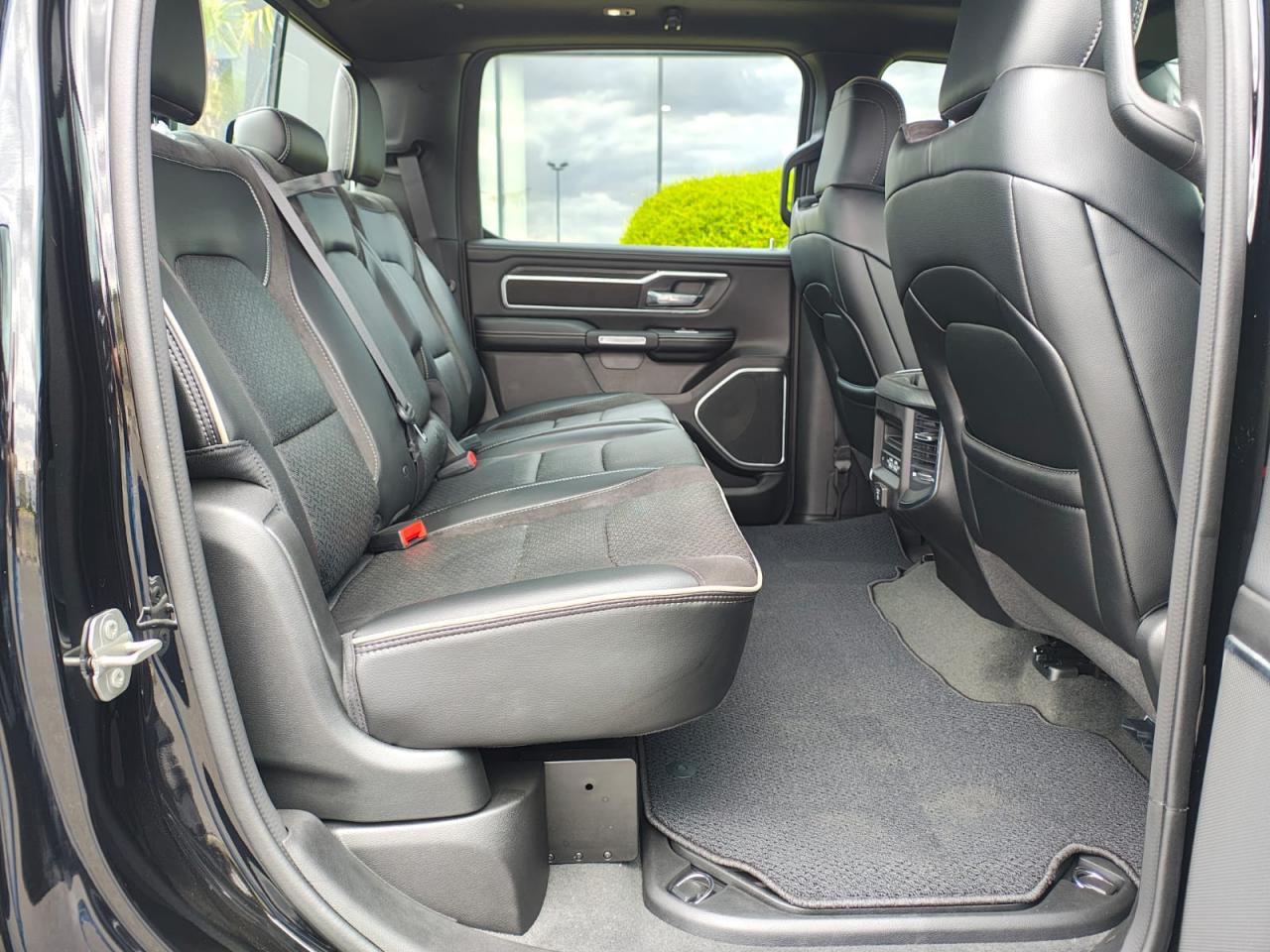 DODGE RAM 1500 CREW LARAMIE SPORT AIR ETORQUE
