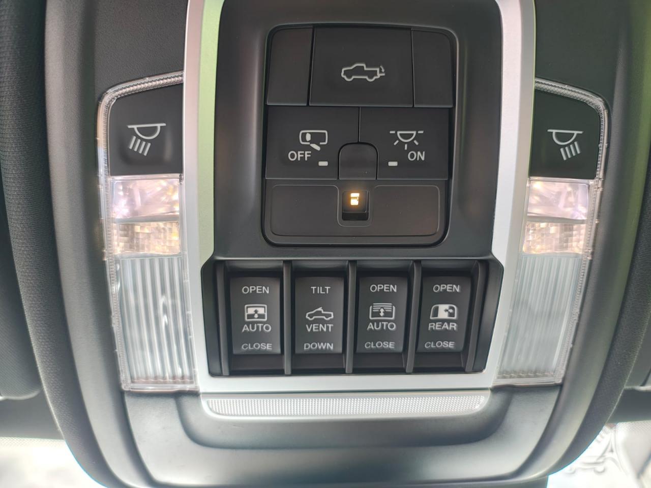DODGE RAM 1500 CREW LARAMIE SPORT AIR ETORQUE