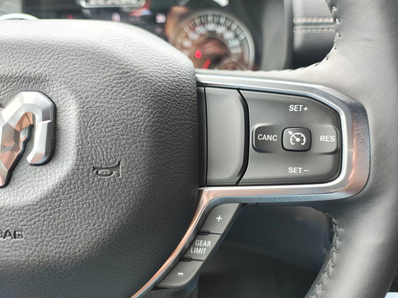DODGE RAM 1500 CREW LARAMIE SPORT AIR ETORQUE