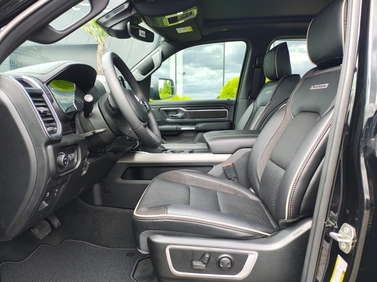 DODGE RAM 1500 CREW LARAMIE SPORT AIR ETORQUE