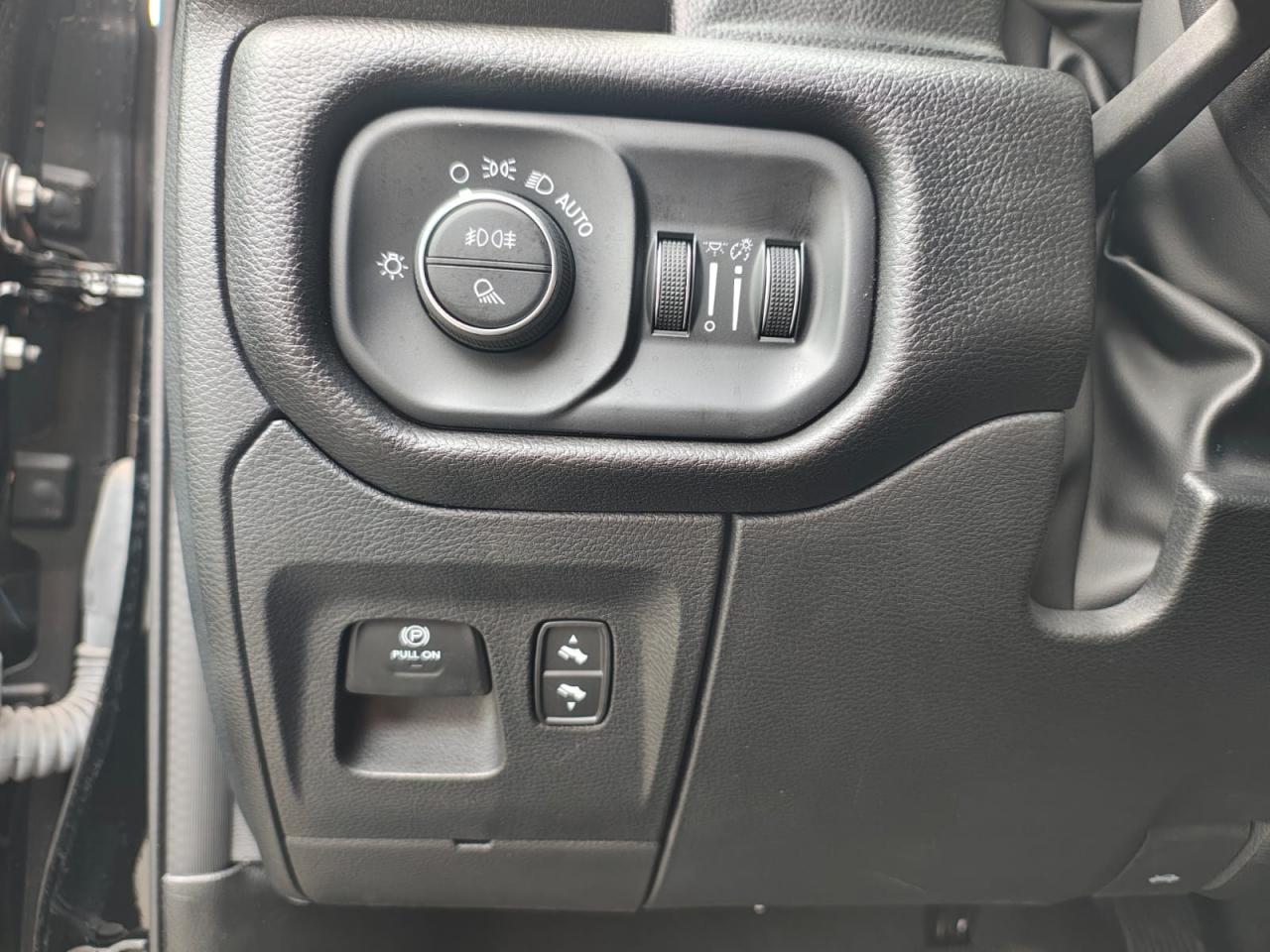 DODGE RAM 1500 CREW LARAMIE SPORT AIR ETORQUE