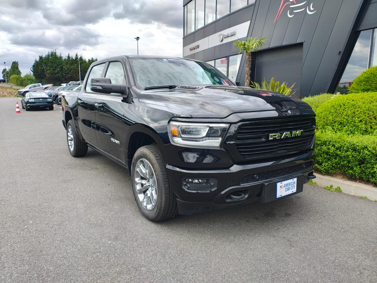 DODGE RAM 1500 CREW LARAMIE SPORT AIR ETORQUE