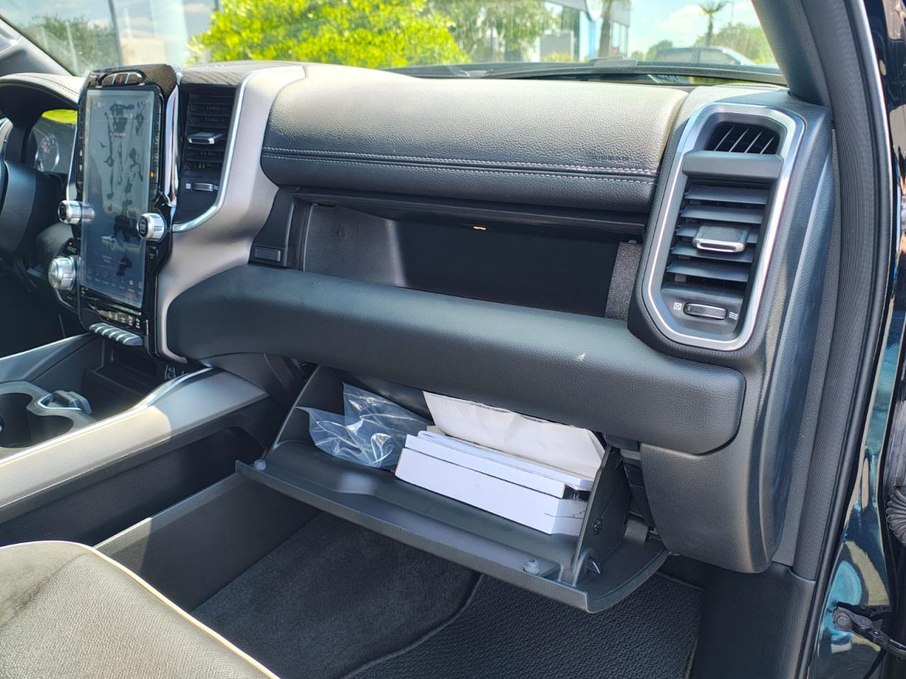 DODGE RAM 1500 CREW LARAMIE SPORT AIR ETORQUE