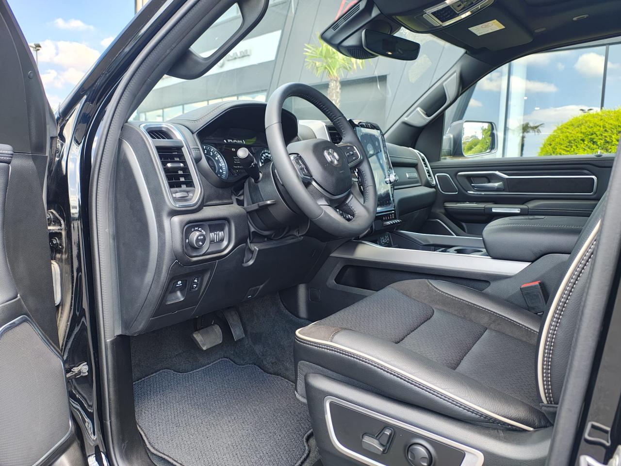 DODGE RAM 1500 CREW LARAMIE SPORT AIR ETORQUE