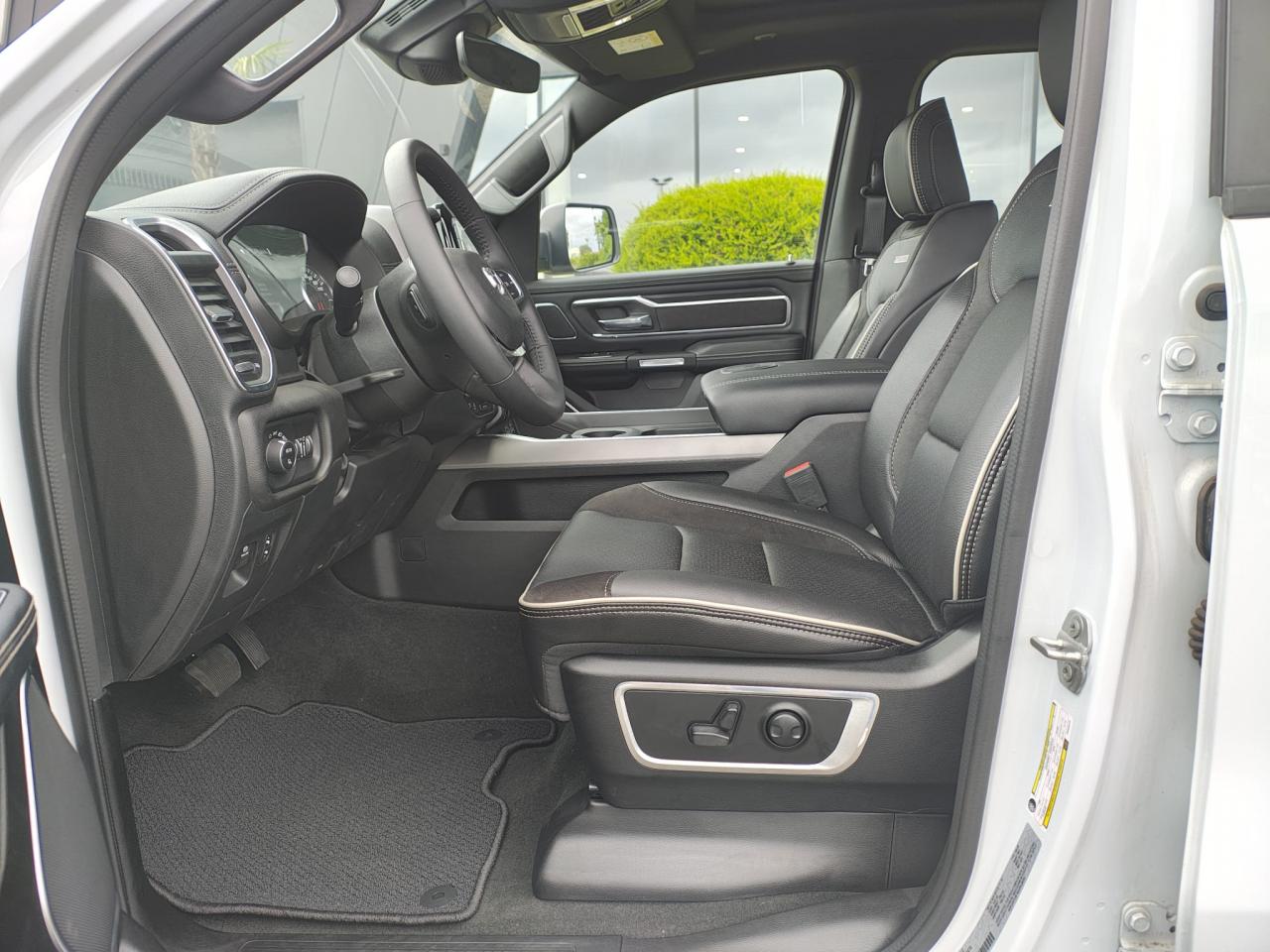 DODGE RAM 1500 CREW LARAMIE SPORT AIR ETORQUE