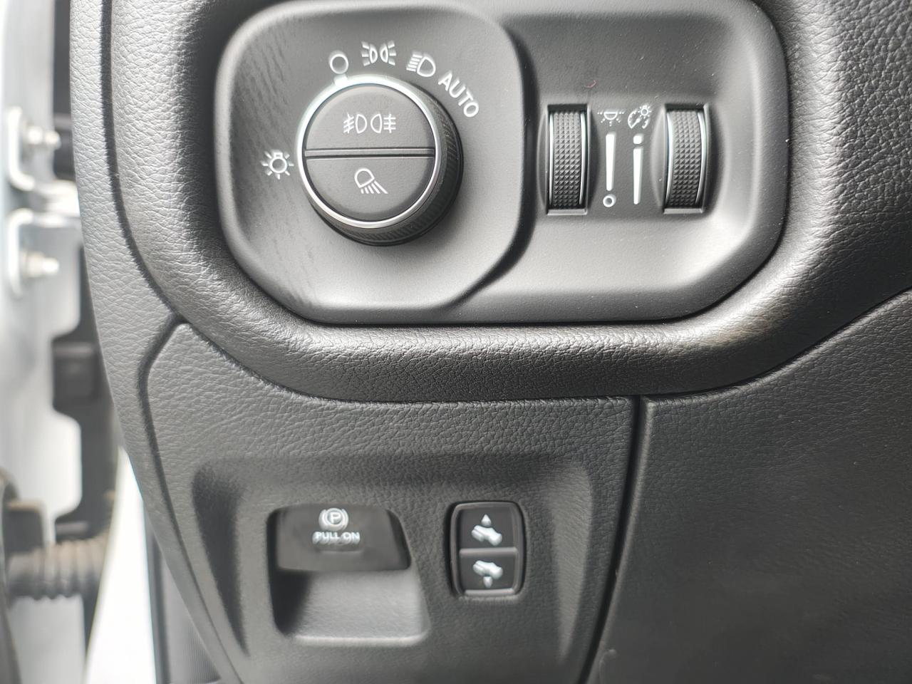 DODGE RAM 1500 CREW LARAMIE SPORT AIR ETORQUE
