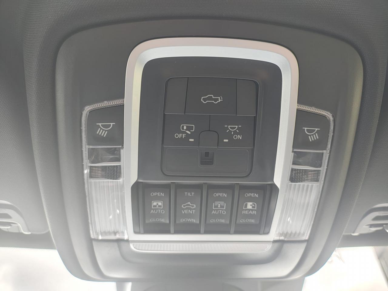 DODGE RAM 1500 CREW LARAMIE SPORT AIR ETORQUE