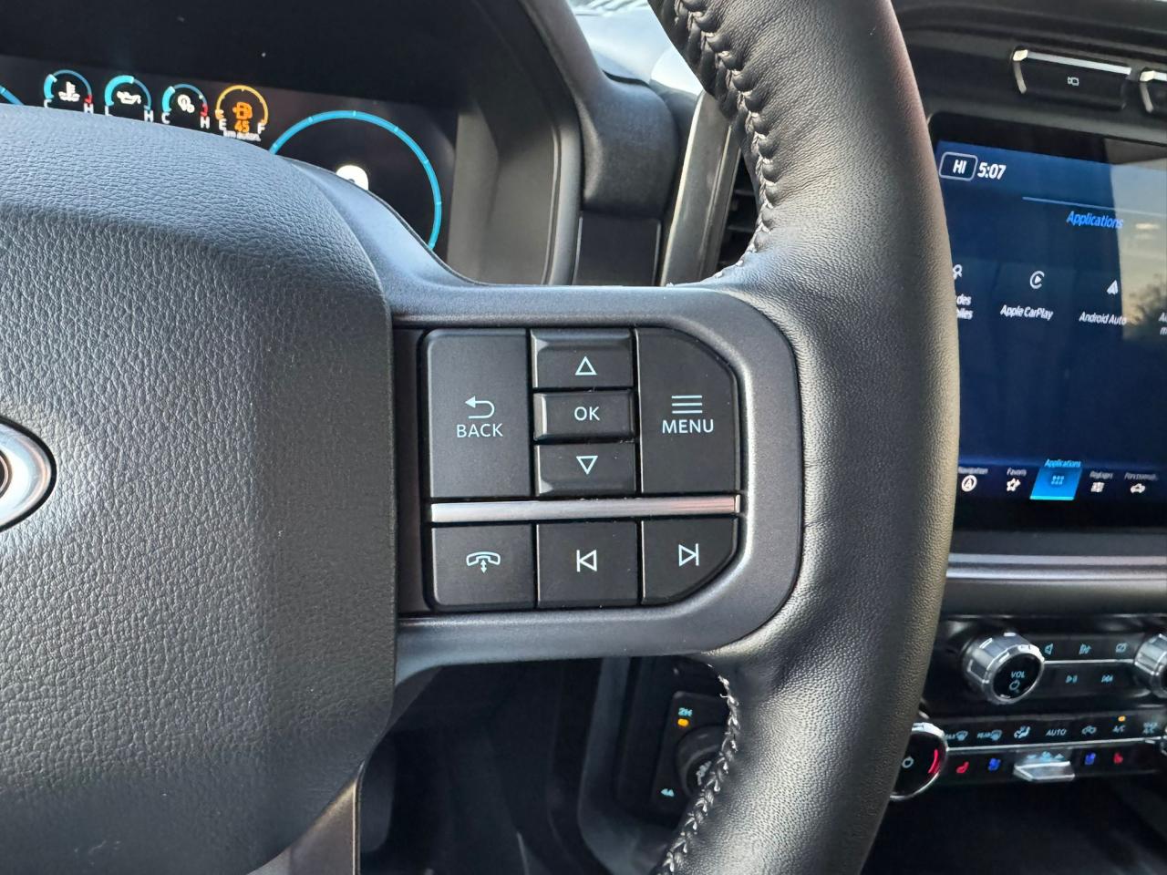 FORD F150 Supercrew LARIAT Black Package V8 5.0L