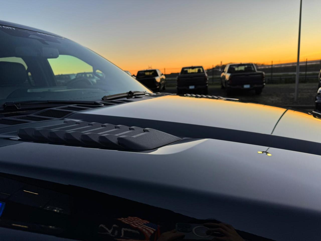 FORD F150 Supercrew LARIAT Black Package V8 5.0L