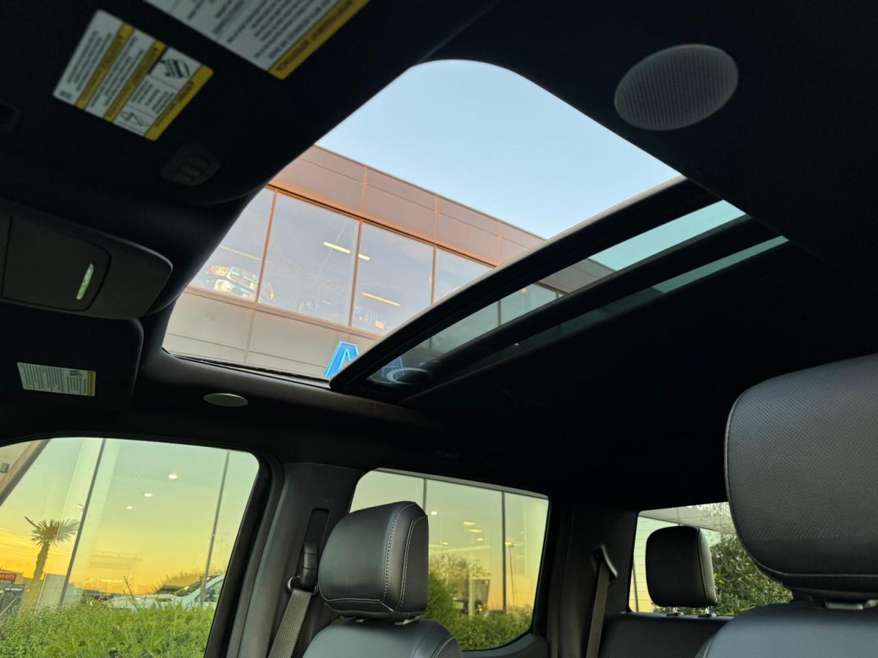 FORD F150 Supercrew LARIAT Black Package V8 5.0L