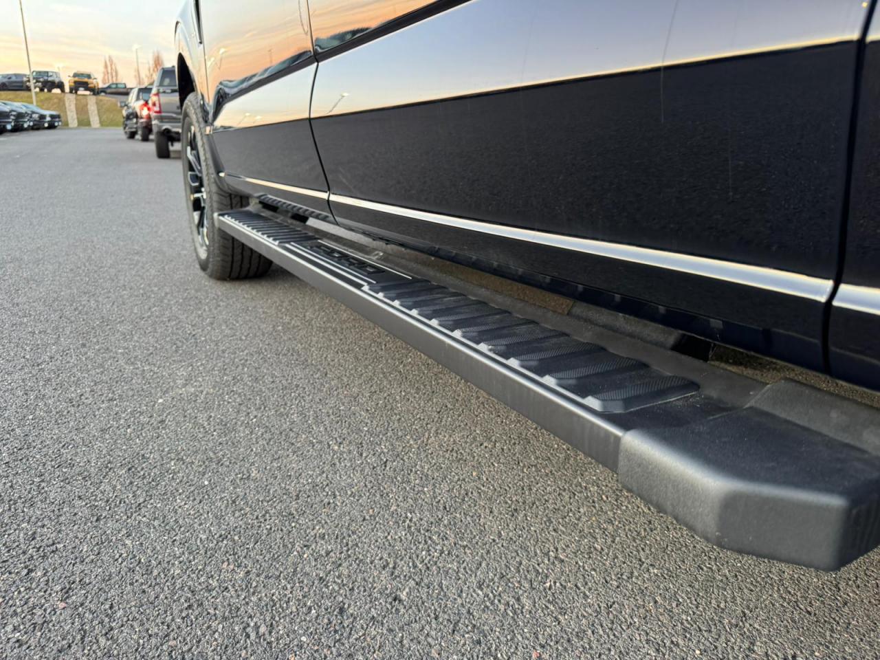 FORD F150 Supercrew LARIAT Black Package V8 5.0L