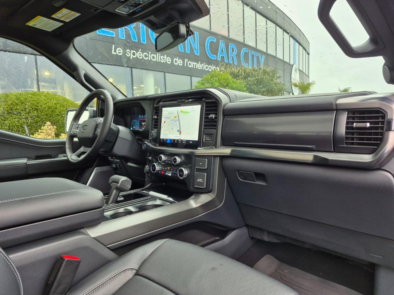 FORD F150 Supercrew LARIAT Black Package V8 5.0L