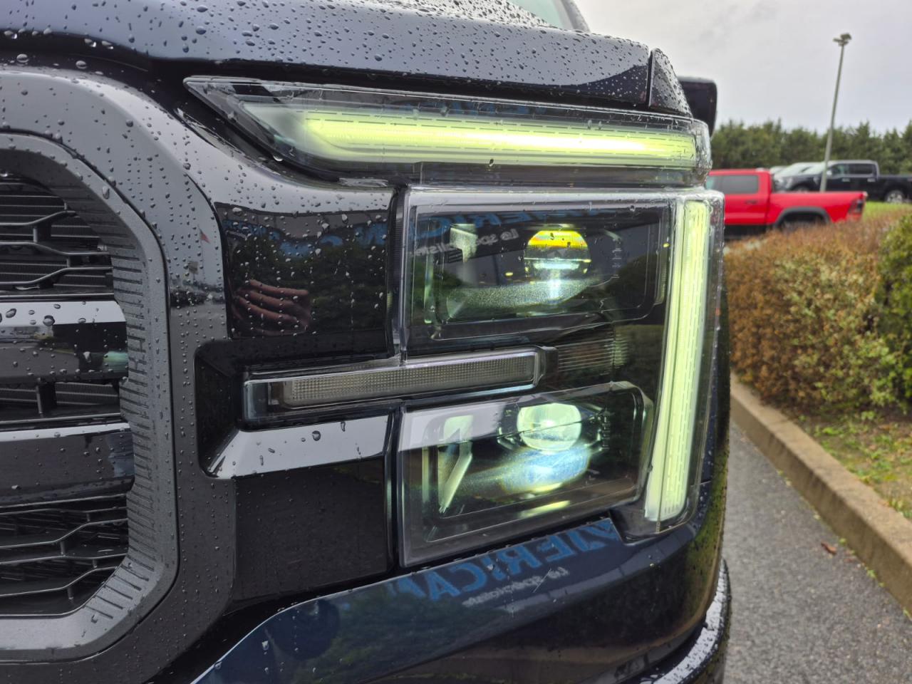 FORD F150 Supercrew LARIAT Black Package V8 5.0L