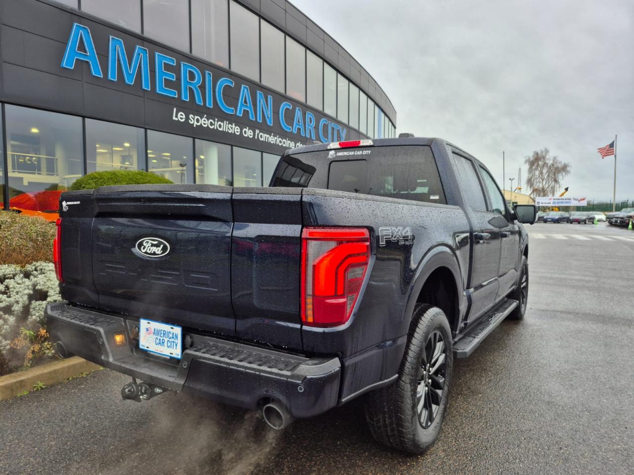 FORD F150 Supercrew LARIAT Black Package V8 5.0L