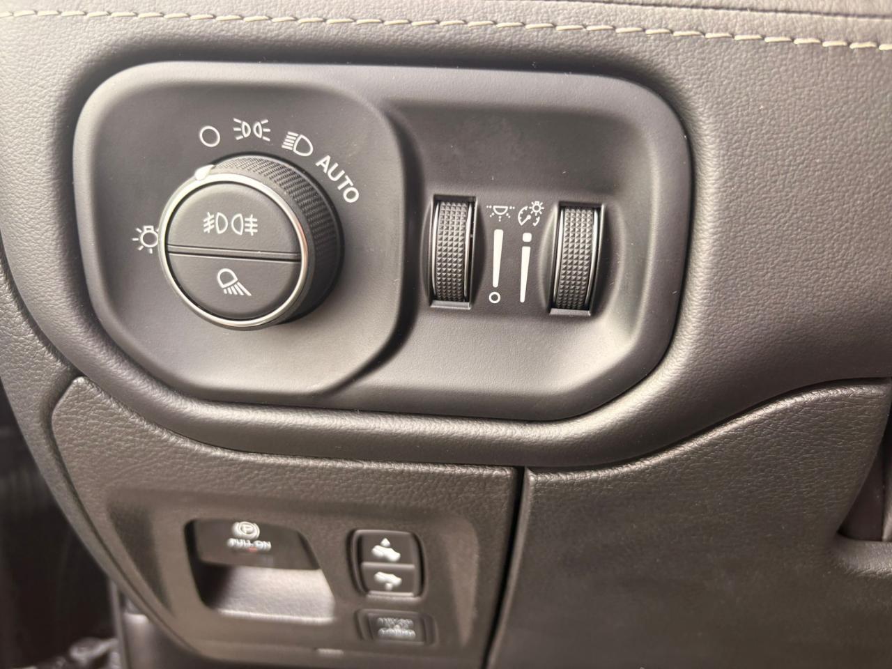 DODGE RAM RHO