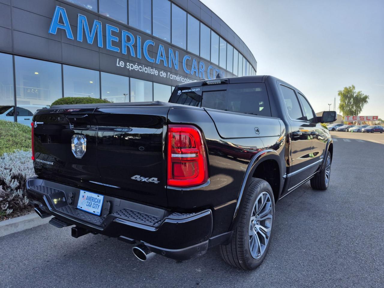 DODGE RAM 1500 CREW TUNGSTEN AIR RAMBOX HAYON MULTI