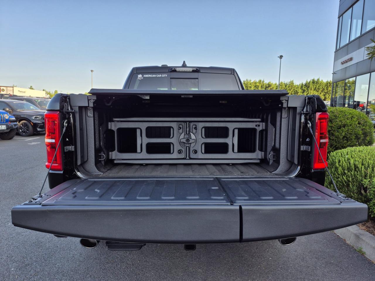 DODGE RAM 1500 CREW TUNGSTEN AIR RAMBOX HAYON MULTI