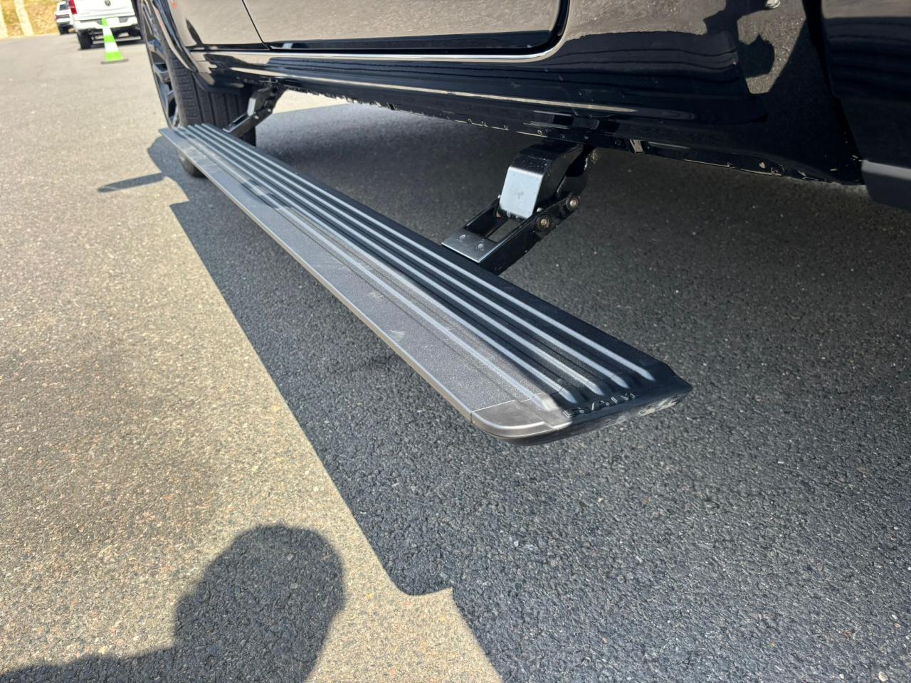 DODGE RAM 1500 CREW LIMITED NIGHT EDITION RAMBOX HAYON MULTI 2025