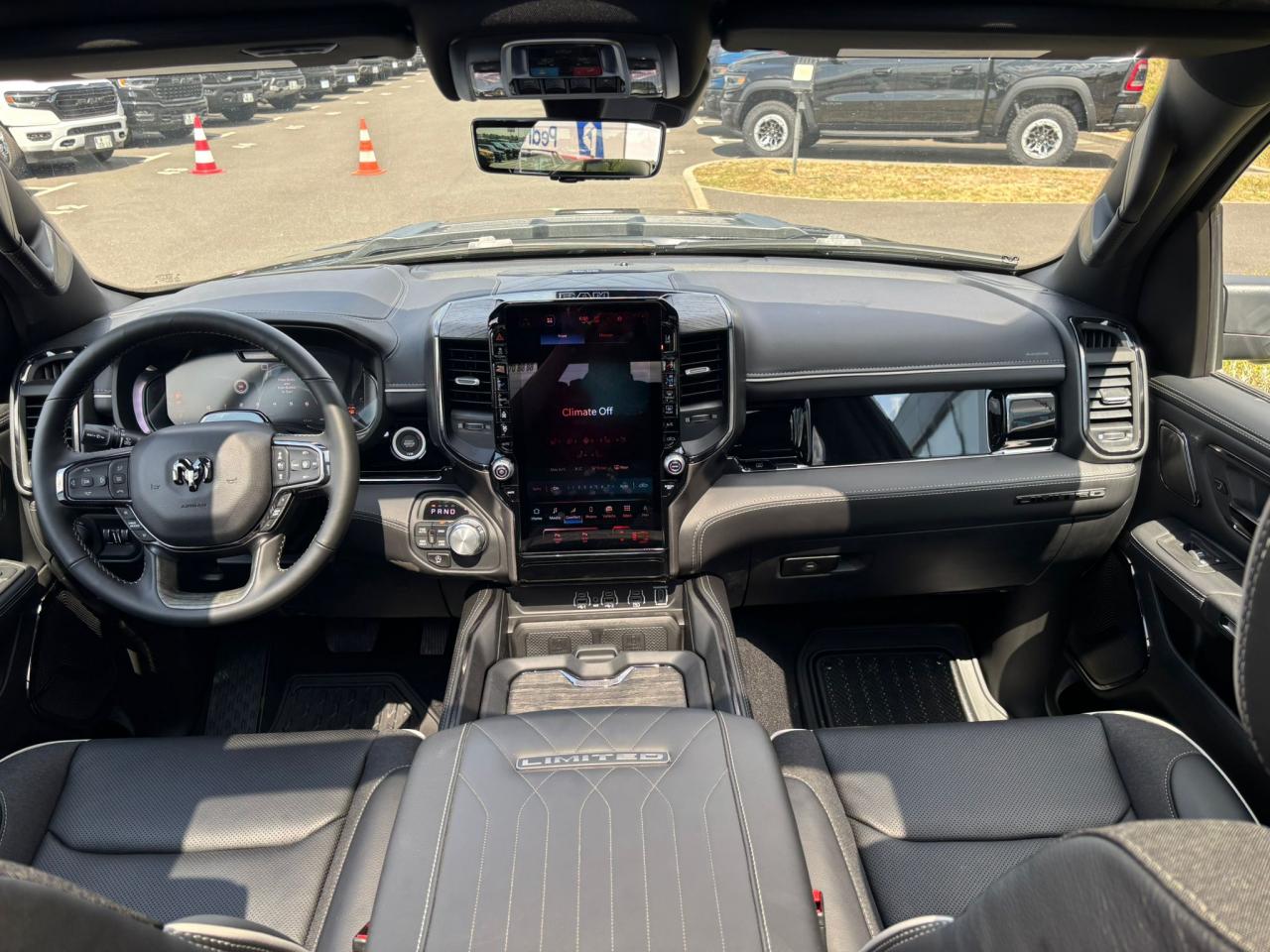 DODGE RAM 1500 CREW LIMITED NIGHT EDITION RAMBOX HAYON MULTI 2025