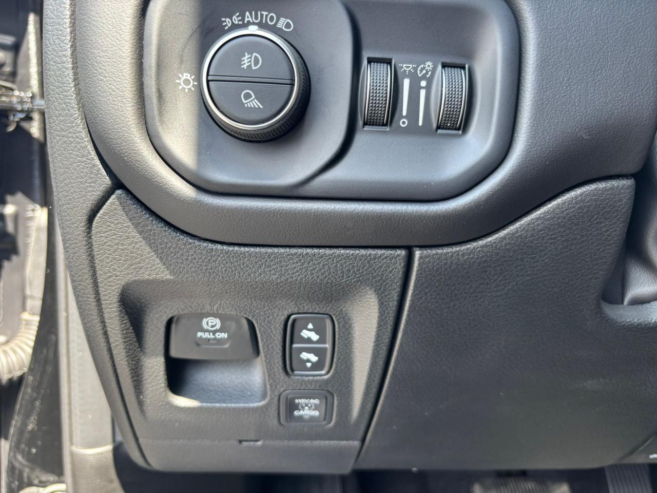 DODGE RAM 1500 CREW LIMITED NIGHT EDITION RAMBOX HAYON MULTI 2025