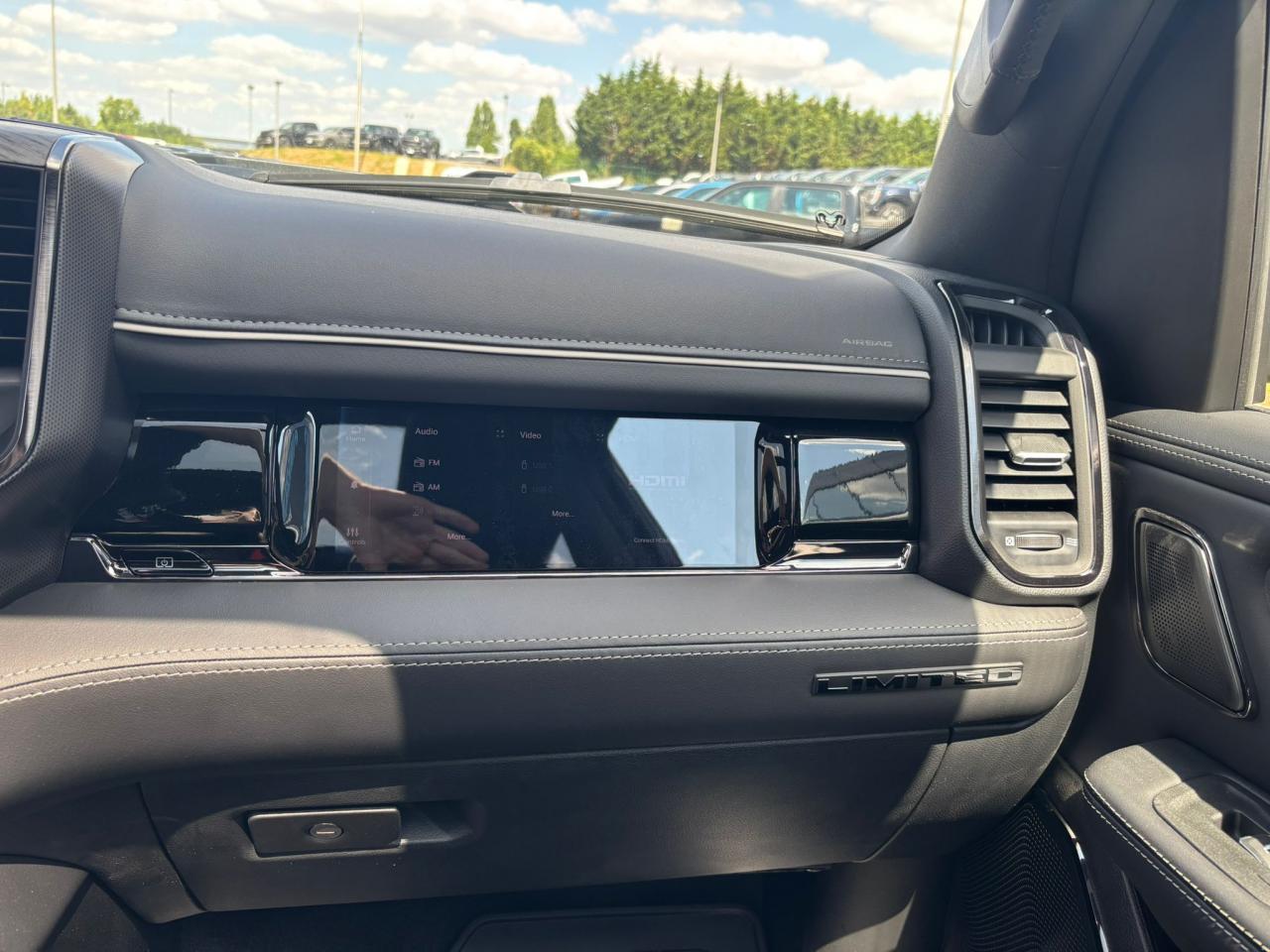 DODGE RAM 1500 CREW LIMITED NIGHT EDITION RAMBOX HAYON MULTI 2025