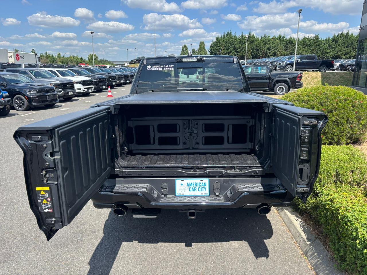 DODGE RAM 1500 CREW LIMITED NIGHT EDITION RAMBOX HAYON MULTI 2025