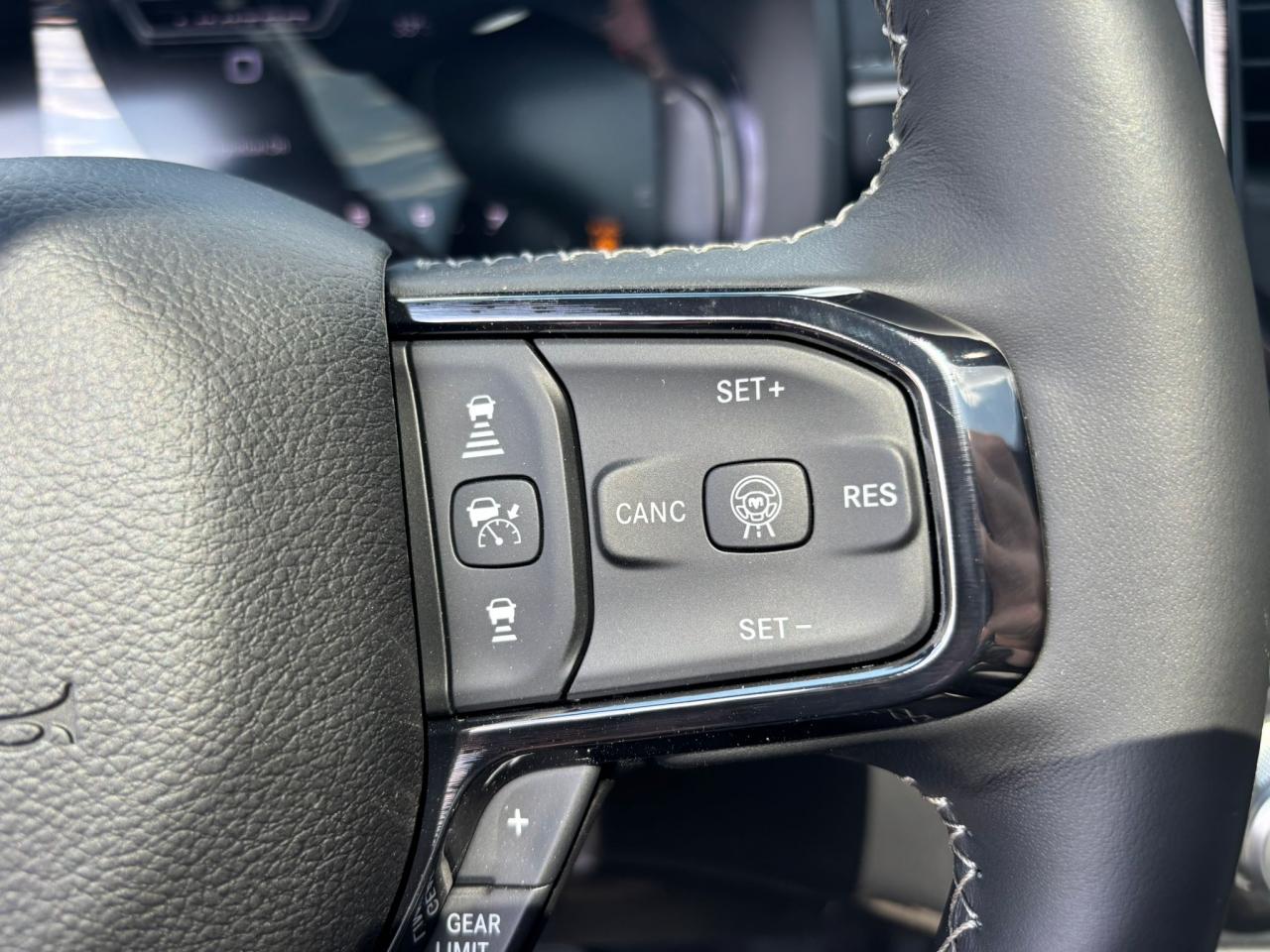 DODGE RAM 1500 CREW LIMITED NIGHT EDITION RAMBOX HAYON MULTI 2025