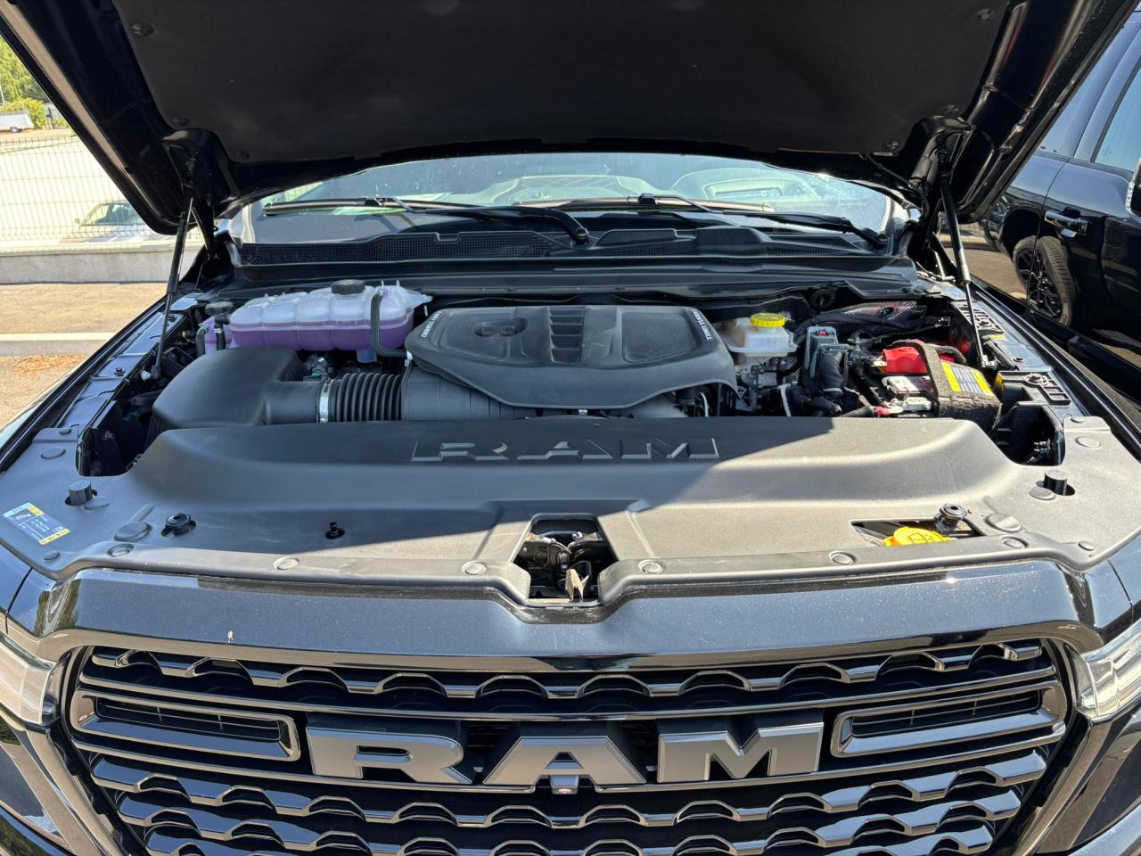 DODGE RAM 1500 CREW LIMITED NIGHT EDITION RAMBOX HAYON MULTI 2025