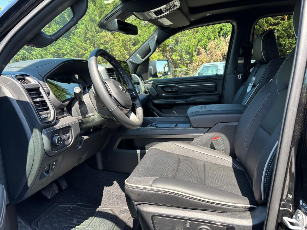 DODGE RAM 1500 CREW LIMITED NIGHT EDITION RAMBOX HAYON MULTI 2025
