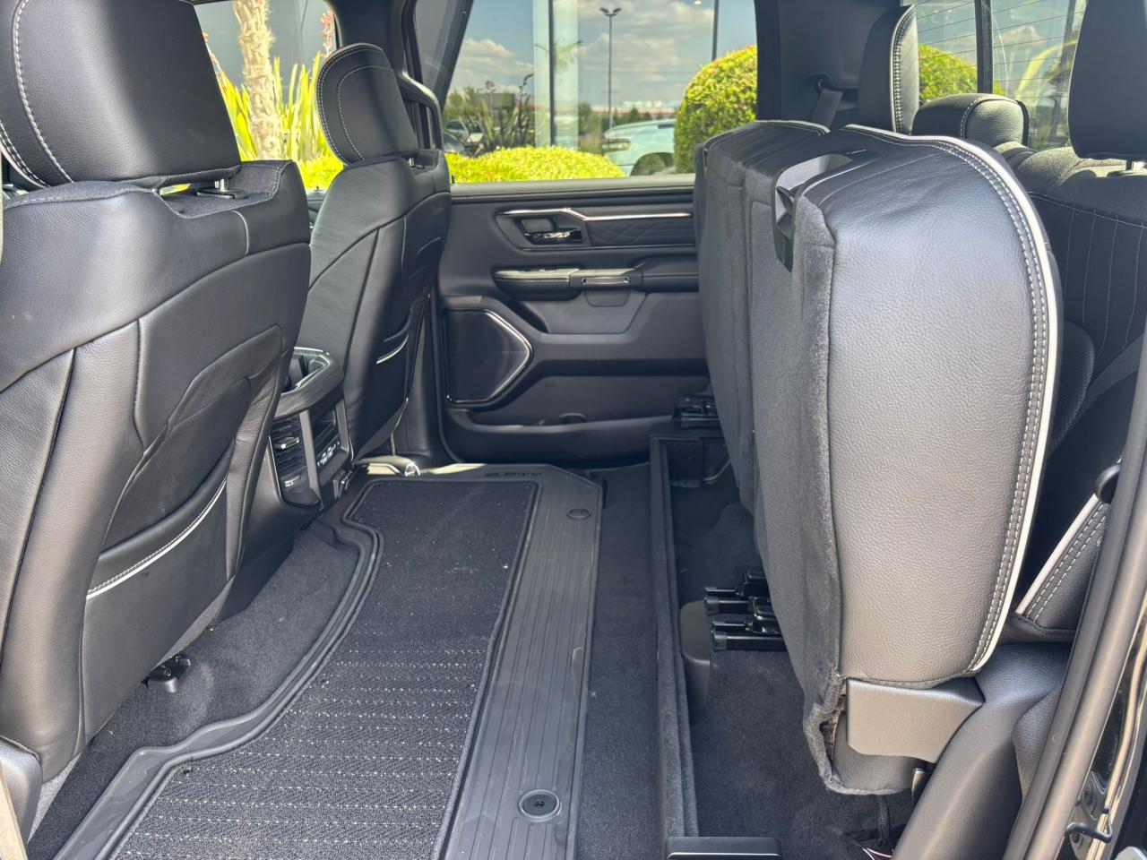 DODGE RAM 1500 CREW LIMITED NIGHT EDITION RAMBOX HAYON MULTI 2025