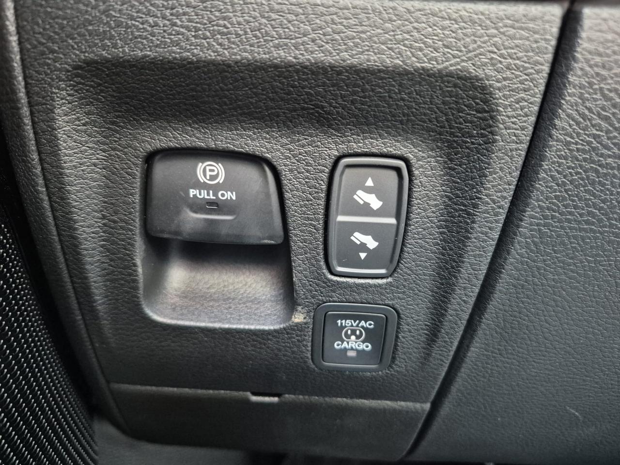 DODGE RAM 1500 CREW LIMITED NIGHT EDITION RAMBOX HAYON MULTI 2025