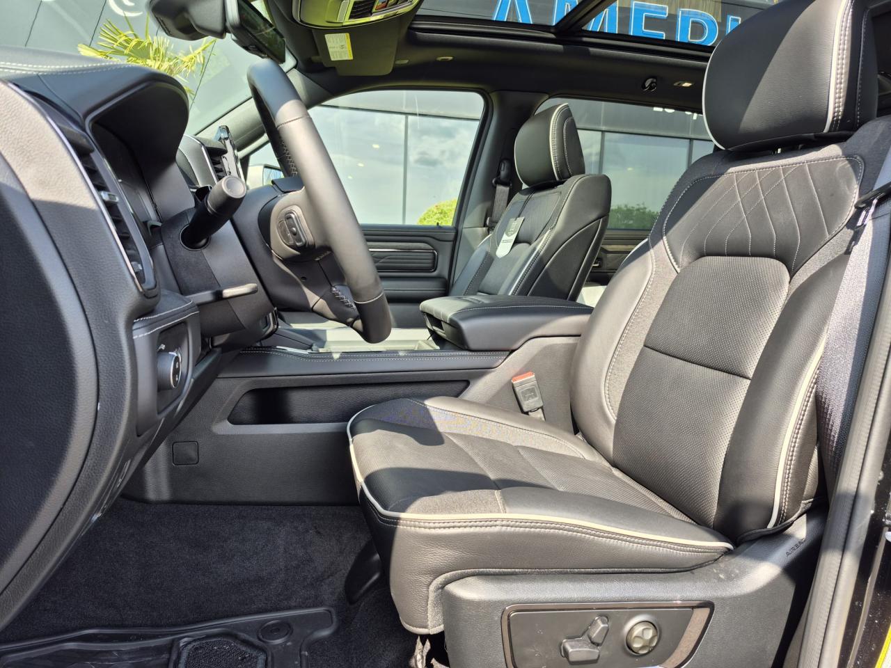 DODGE RAM 1500 CREW LIMITED NIGHT EDITION RAMBOX HAYON MULTI 2025