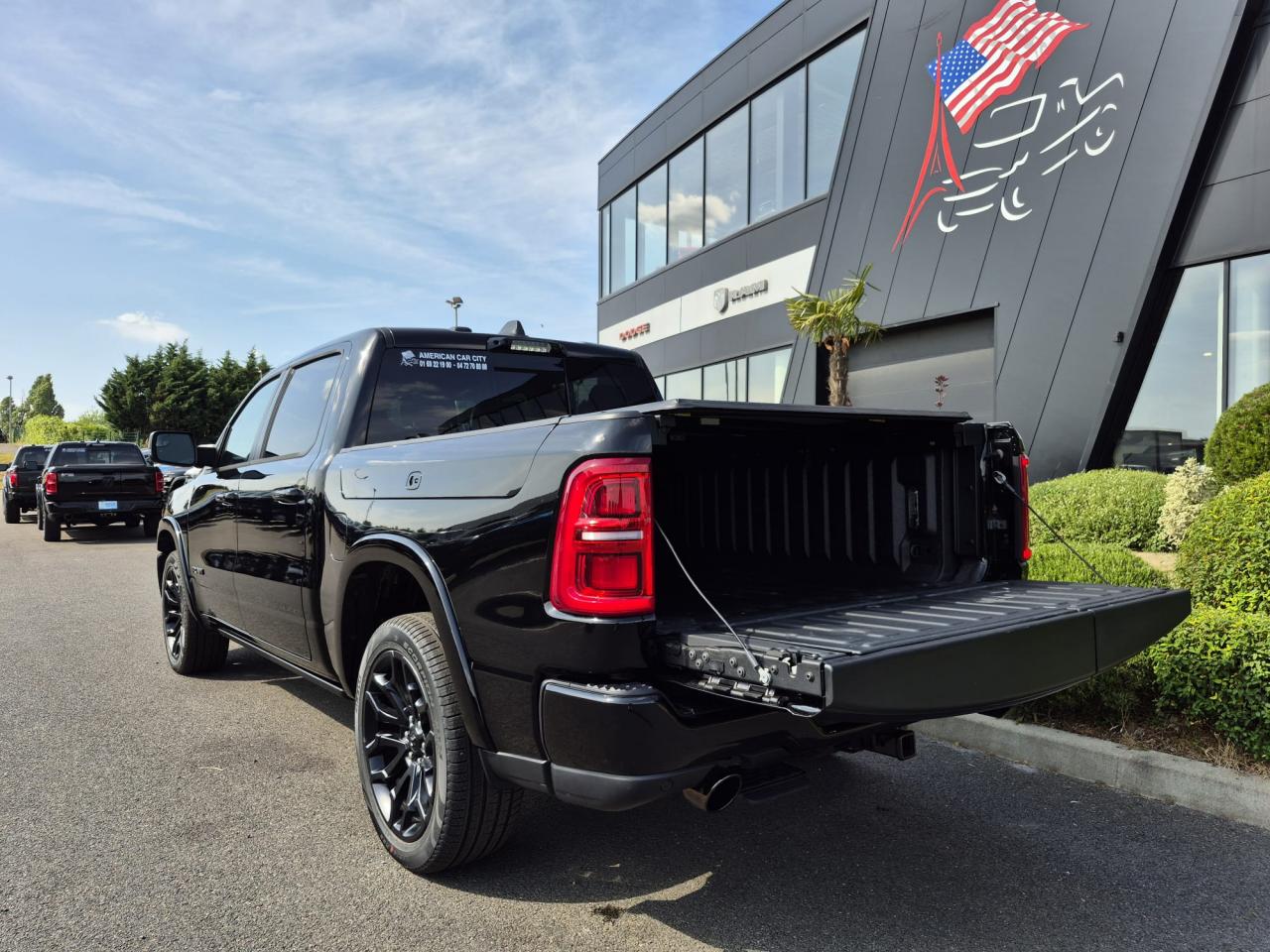 DODGE RAM 1500 CREW LIMITED NIGHT EDITION RAMBOX HAYON MULTI 2025