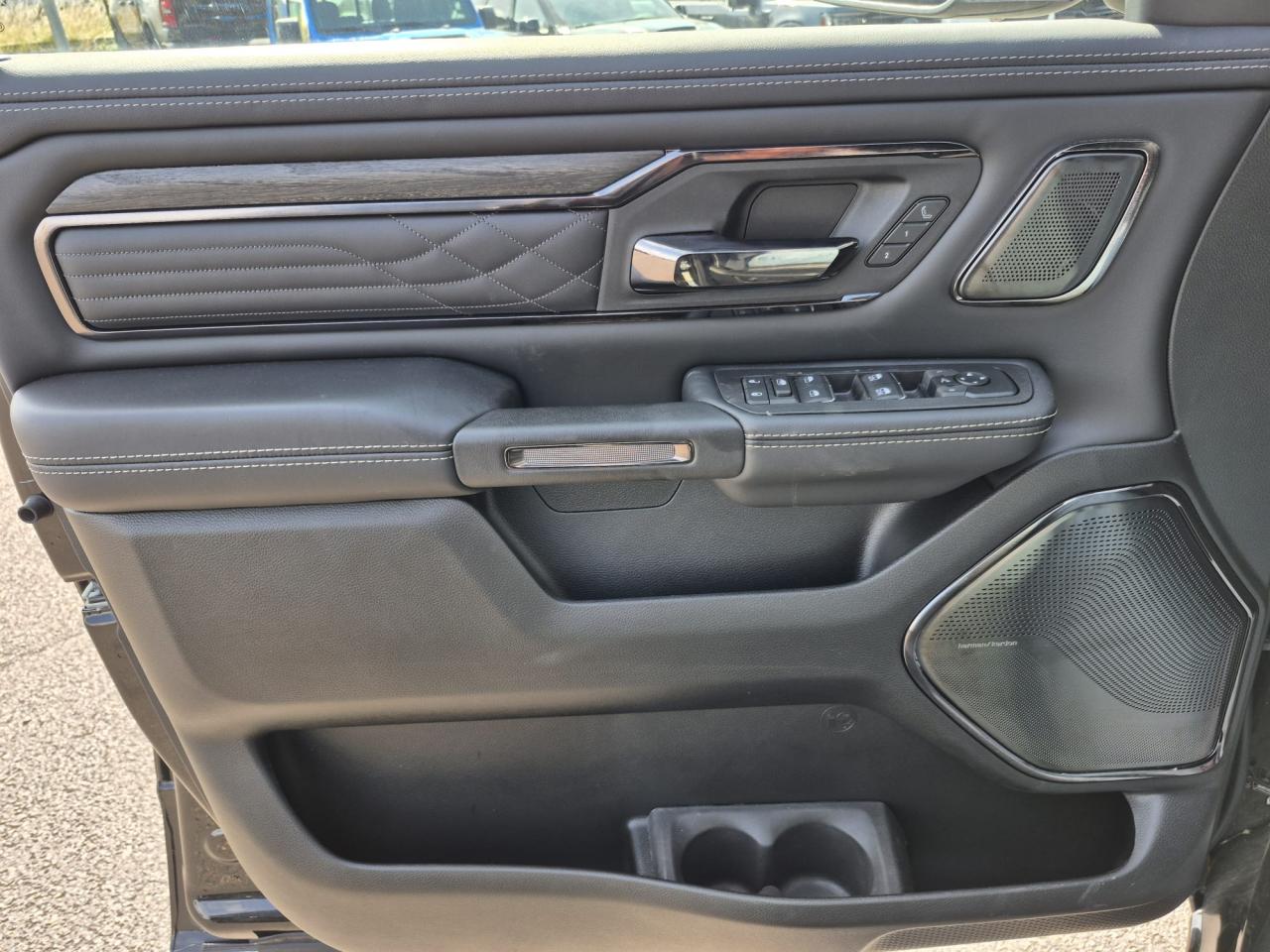 DODGE RAM 1500 CREW LIMITED NIGHT EDITION RAMBOX HAYON MULTI 2025