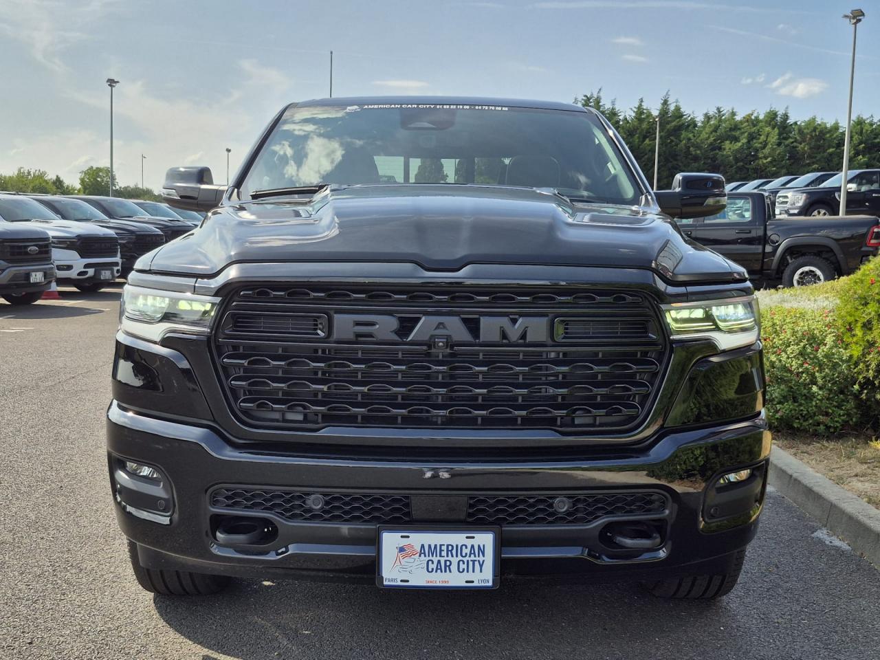 DODGE RAM 1500 CREW LIMITED NIGHT EDITION RAMBOX HAYON MULTI 2025