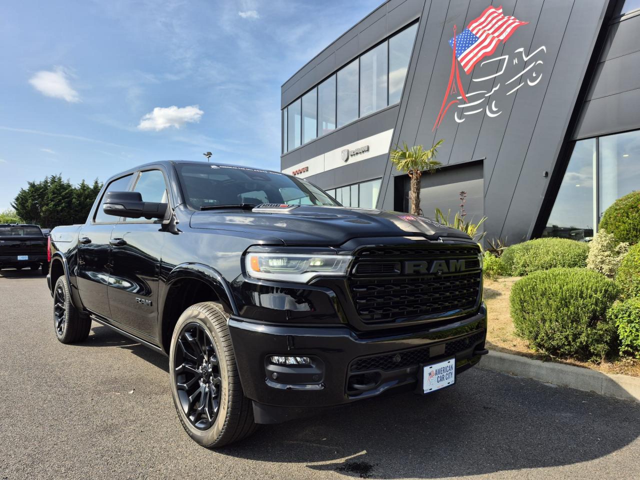 DODGE RAM 1500 CREW LIMITED NIGHT EDITION RAMBOX HAYON MULTI 2025