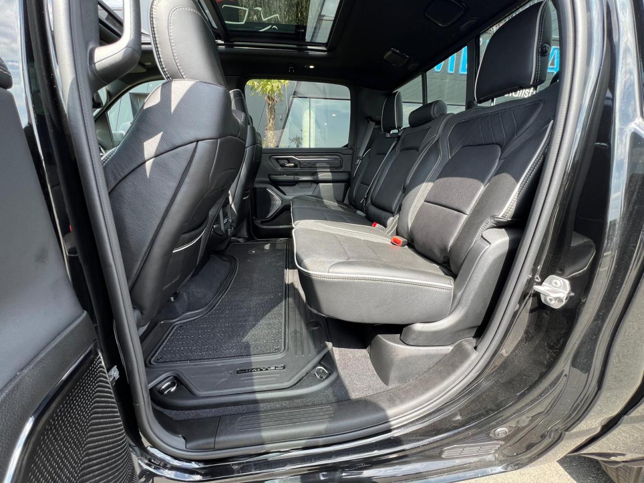 DODGE RAM 1500 CREW LIMITED NIGHT EDITION RAMBOX HAYON MULTI 2025