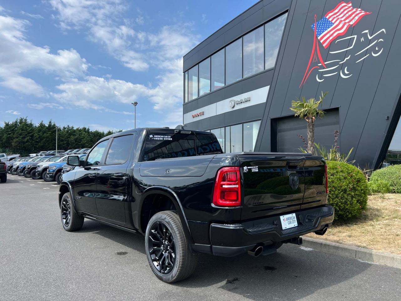 DODGE RAM 1500 CREW LIMITED NIGHT EDITION RAMBOX HAYON MULTI 2025
