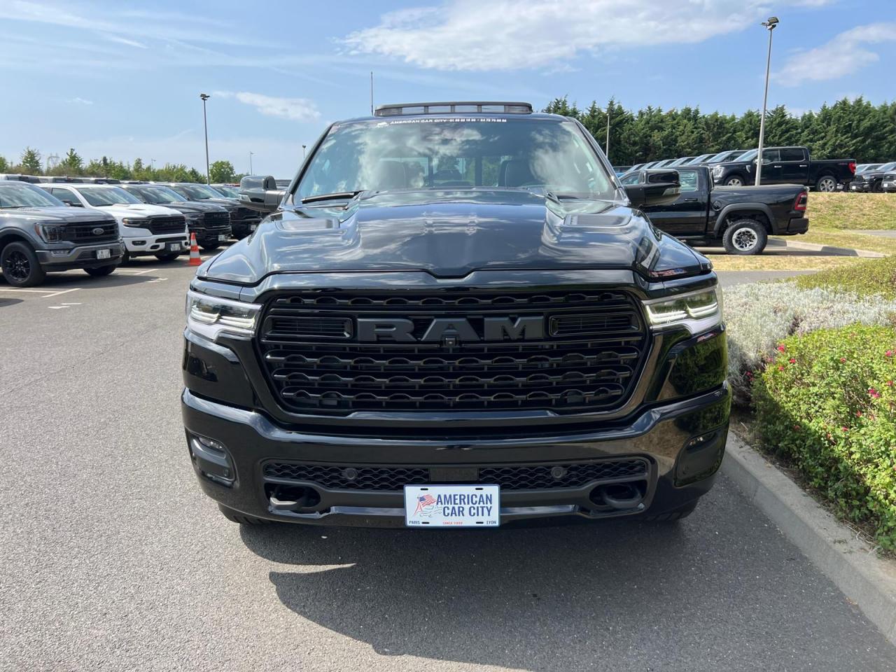 DODGE RAM 1500 CREW LIMITED NIGHT EDITION RAMBOX HAYON MULTI 2025