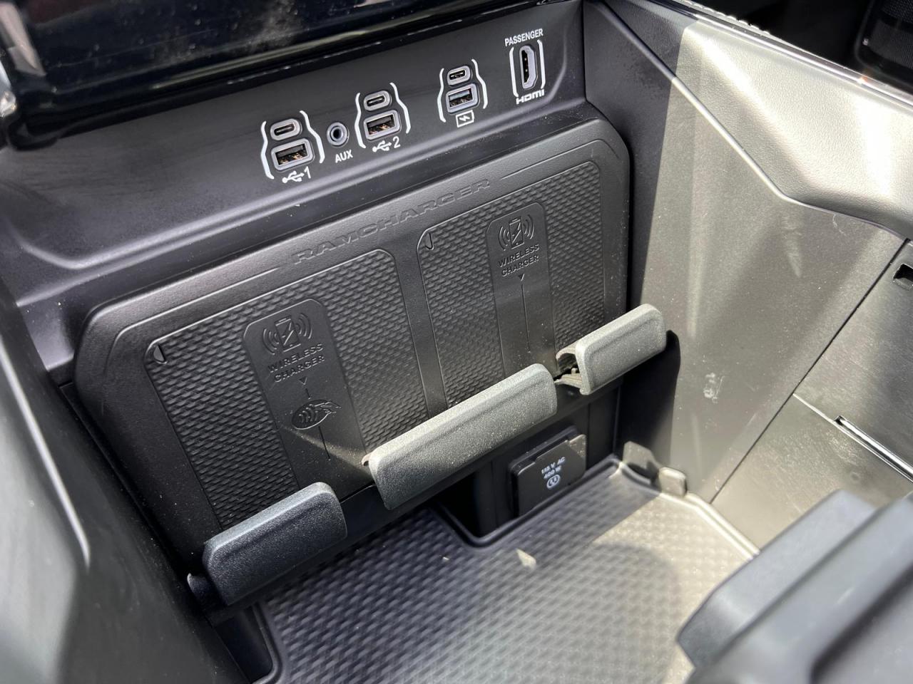 DODGE RAM 1500 CREW LIMITED NIGHT EDITION RAMBOX HAYON MULTI 2025