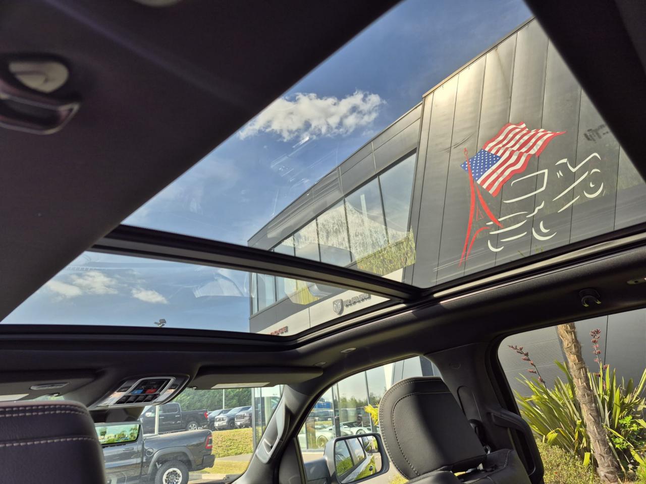 DODGE RAM 1500 CREW LIMITED NIGHT EDITION RAMBOX HAYON MULTI 2025