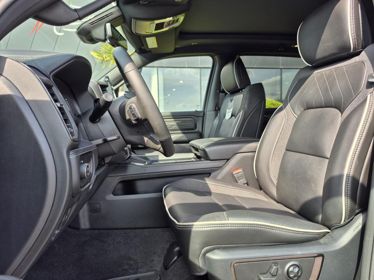 DODGE RAM 1500 CREW LIMITED NIGHT EDITION RAMBOX HAYON MULTI 2025