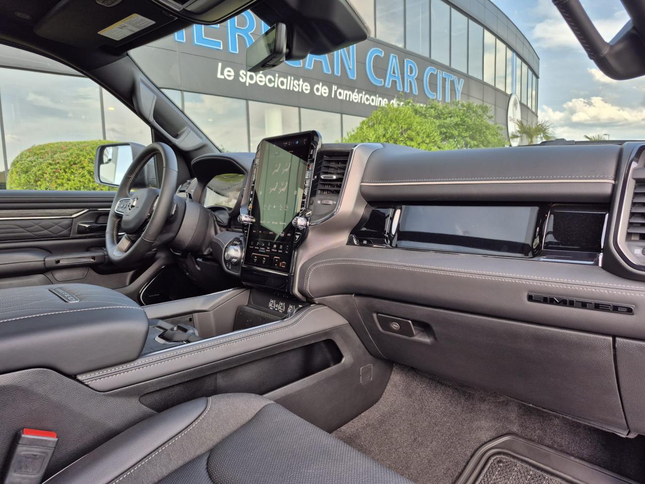 DODGE RAM 1500 CREW LIMITED NIGHT EDITION RAMBOX HAYON MULTI 2025