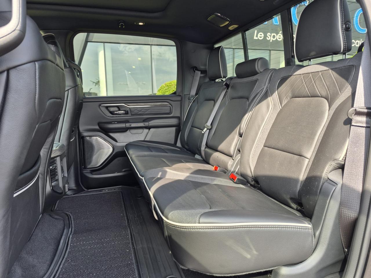 DODGE RAM 1500 CREW LIMITED NIGHT EDITION RAMBOX HAYON MULTI 2025